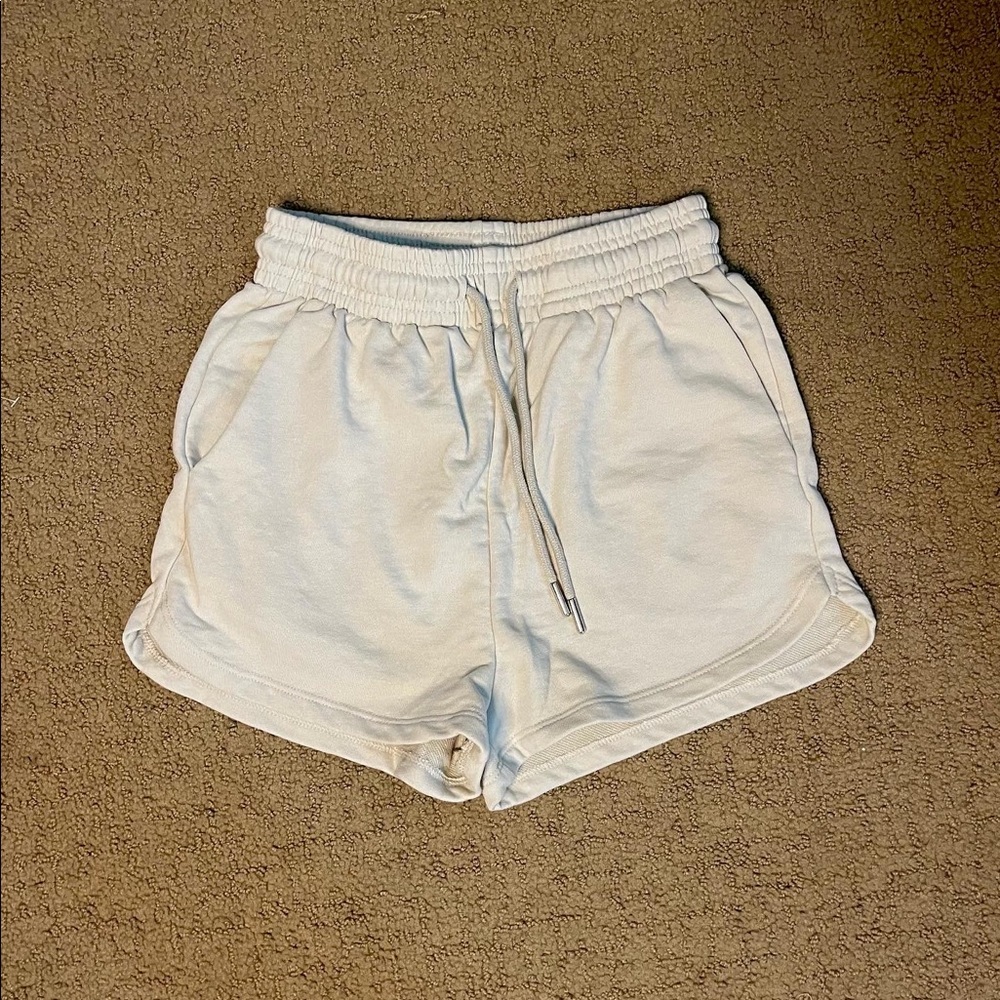 h&m tan shorts